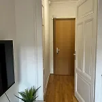 Private Eaux-vives, 2 Min From The Geneva