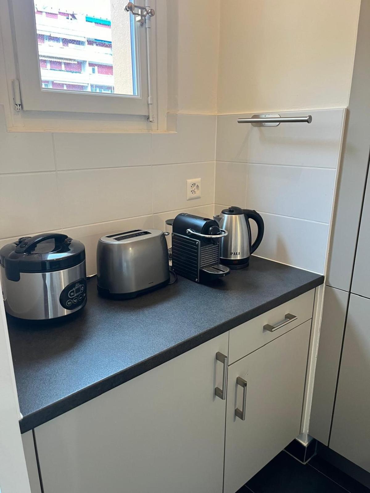 Private Eaux-vives, 2 Min From The *