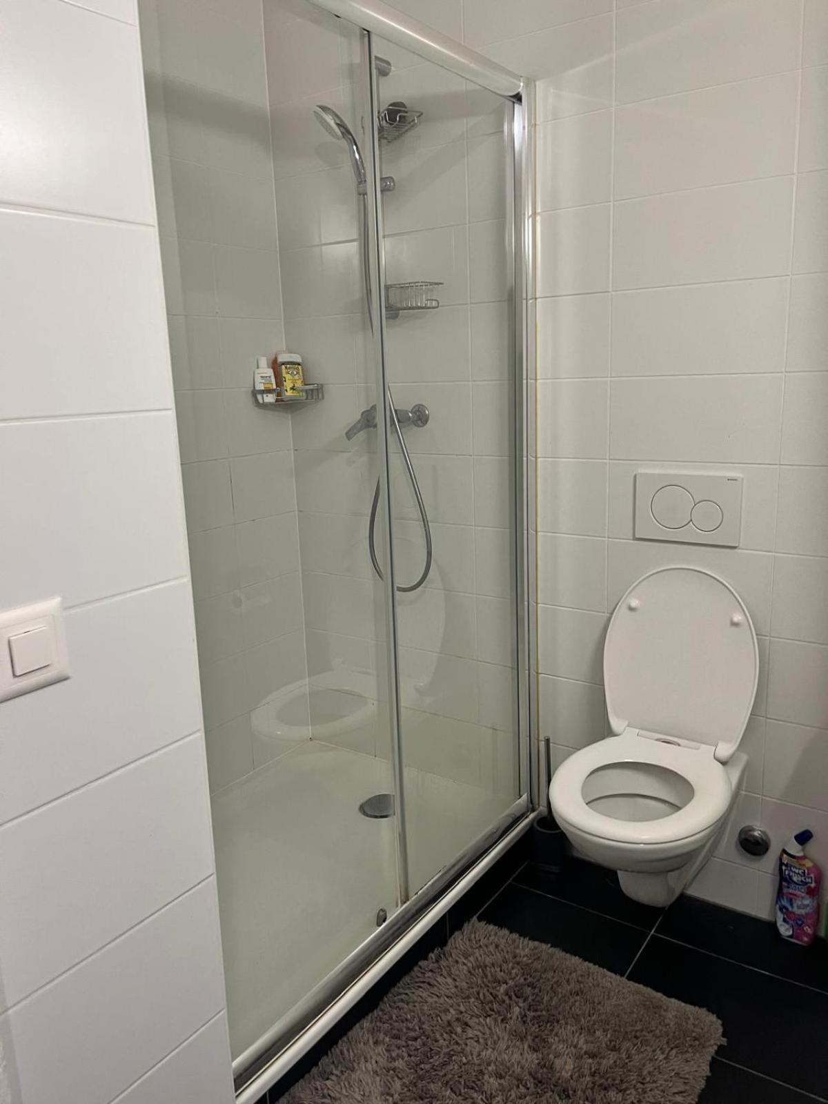 Private Eaux-vives, 2 Min From The *